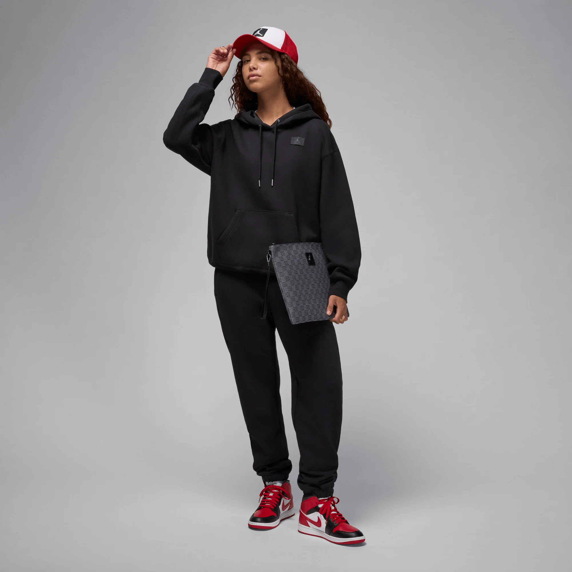 Jordan Flight Fleece Women's Satin-Lined Pullover Hoodie Black/Dark Smoke Grey - Image 5