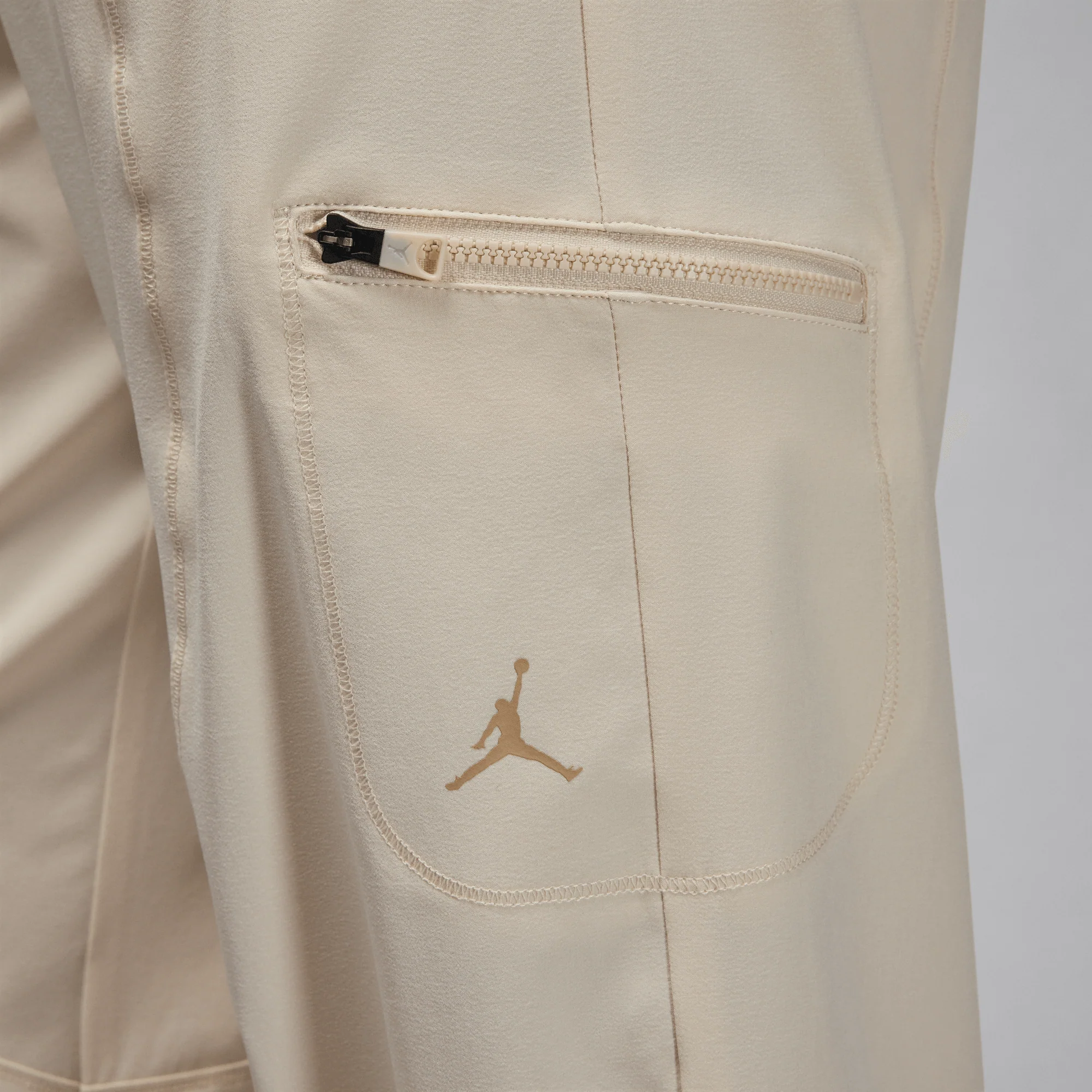 Jordan Sport Women's Tunnel Pants Legend Light Brown/Legend Medium Brown - Image 4