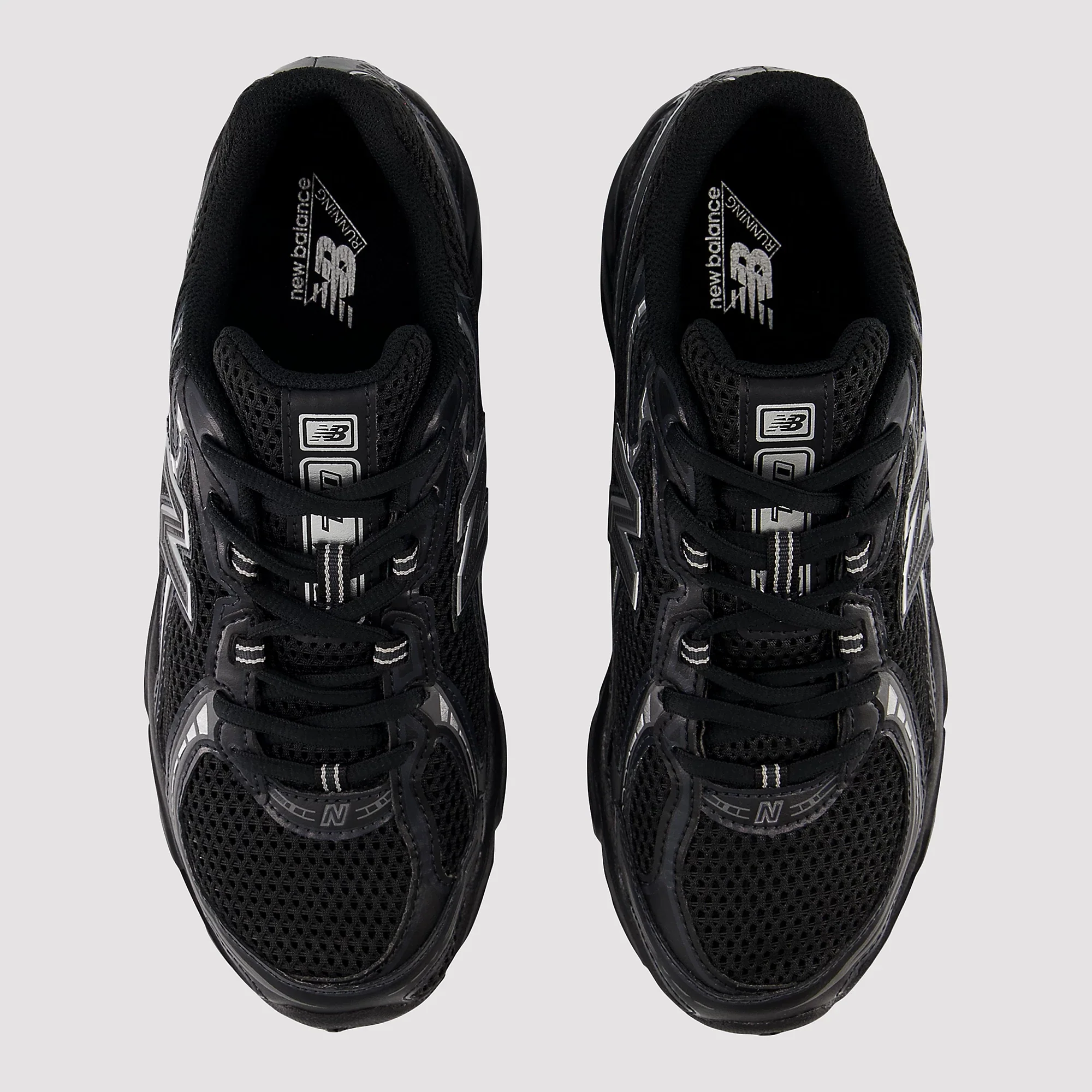 New Balance 740v2 Black Grey Silver - Image 3