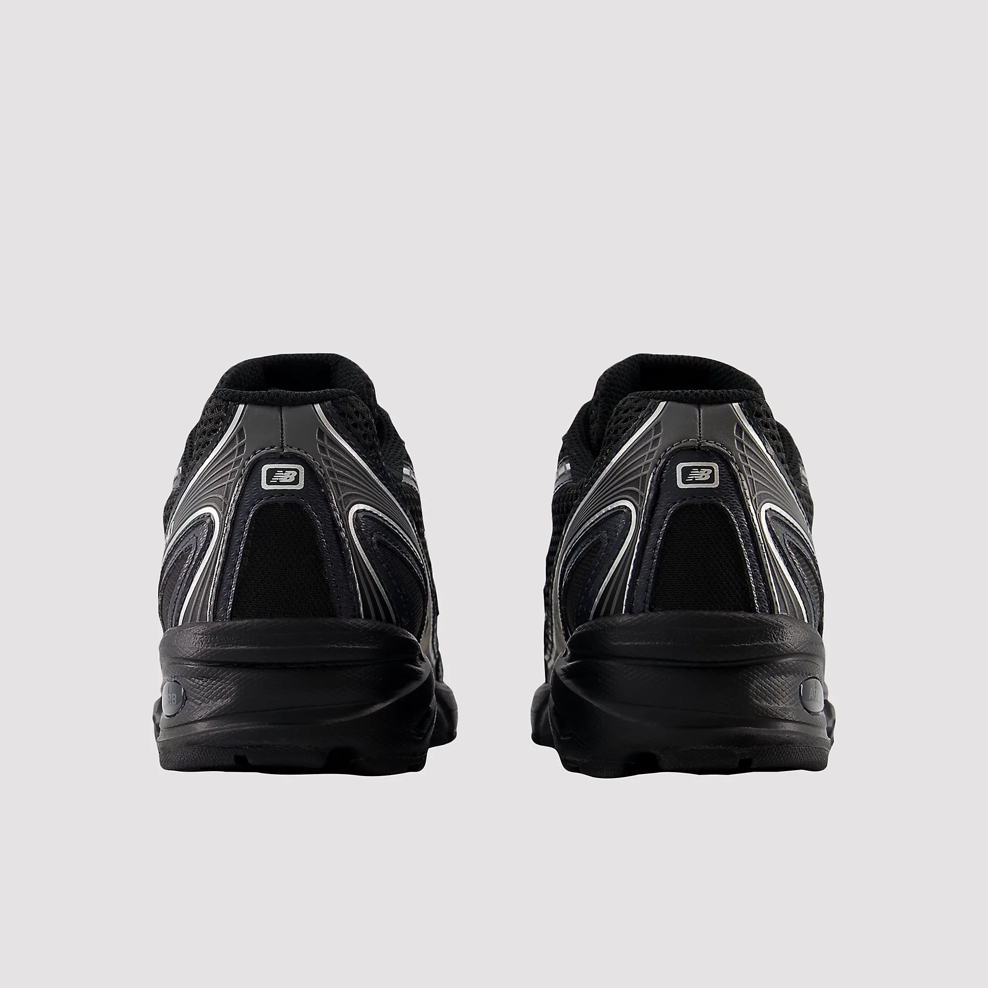 New Balance 740v2 Black Grey Silver - Image 4