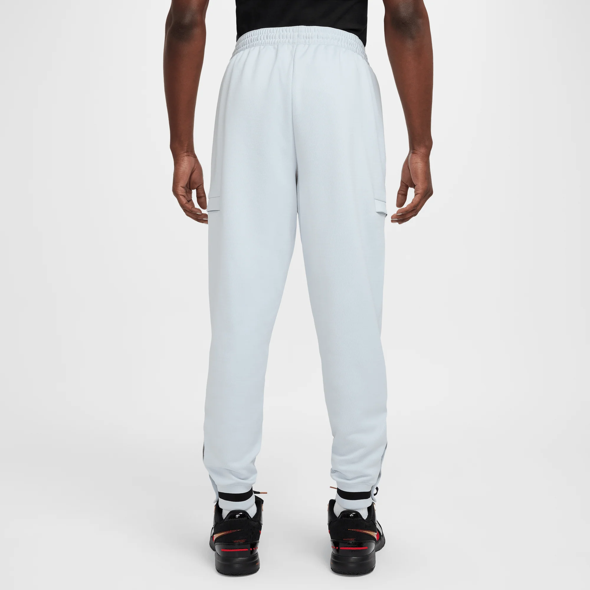Nike DNA Men's Therma-FIT Basketball Trousers Pure Platinum/Black - Image 2
