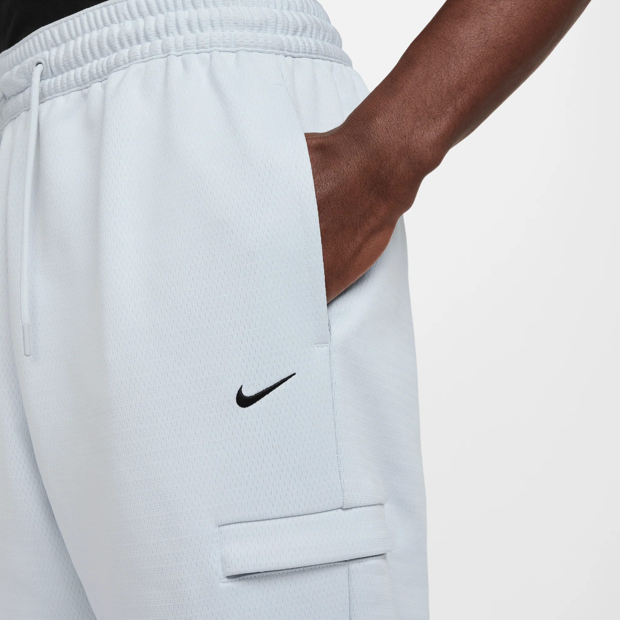 Nike DNA Men's Therma-FIT Basketball Trousers Pure Platinum/Black - Image 3
