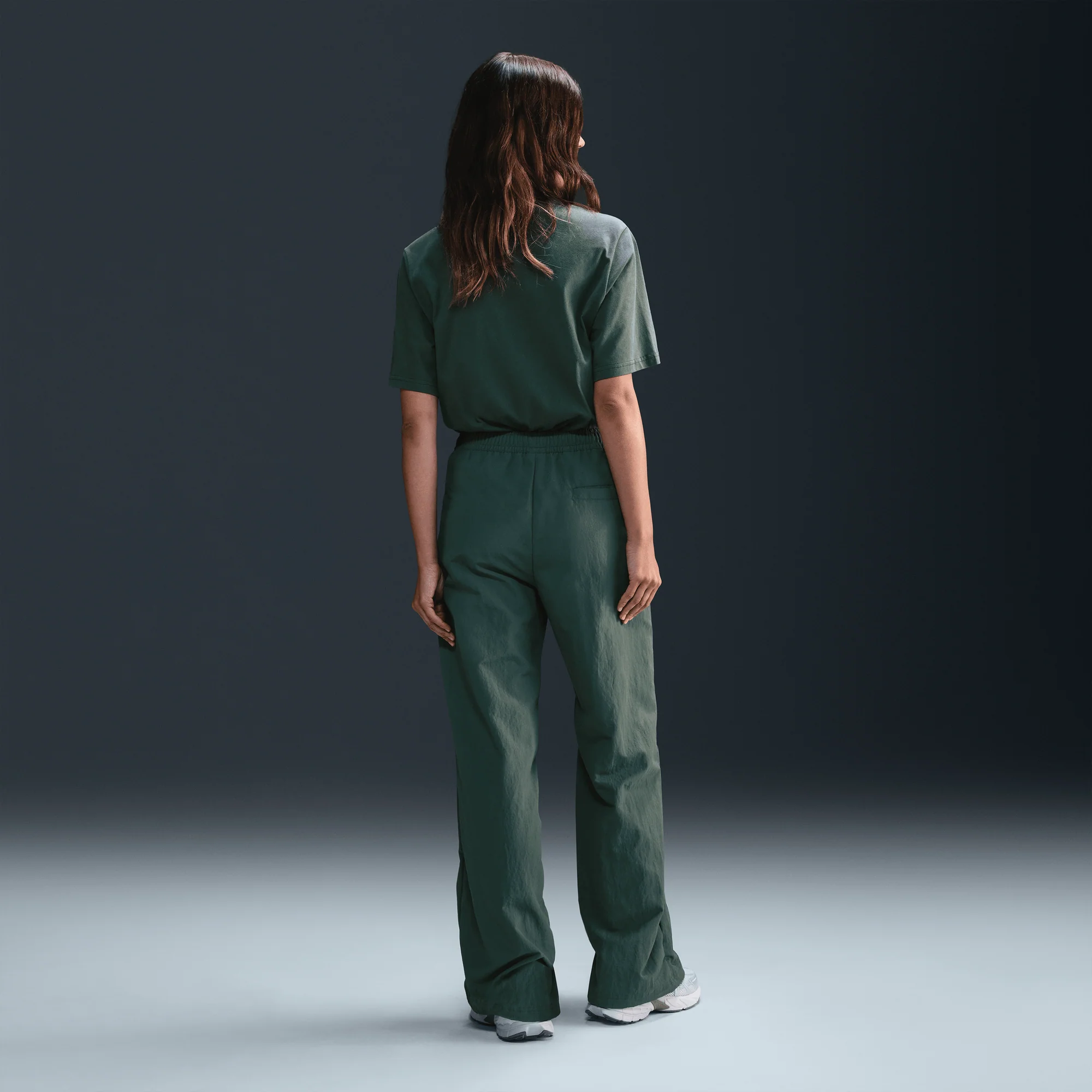 Nike Sportswear Everything Wovens Women's Mid-Rise Open-Hem Pants Vintage Green/Sail - Image 2
