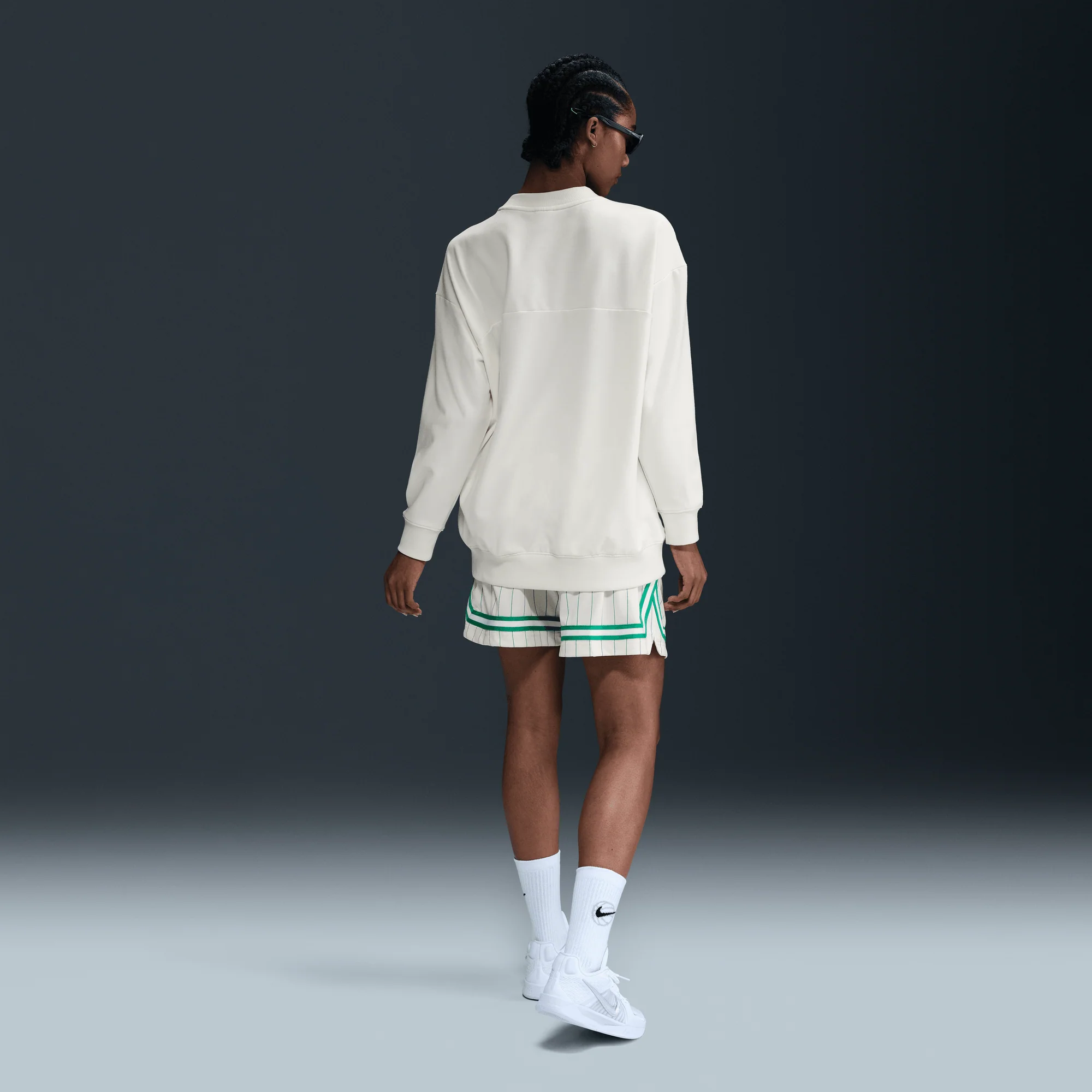 Nike Swoosh Fly Women's Dri-FIT Oversized French Terry Basketball Sweatshirt Sail/Stadium Green - Image 2