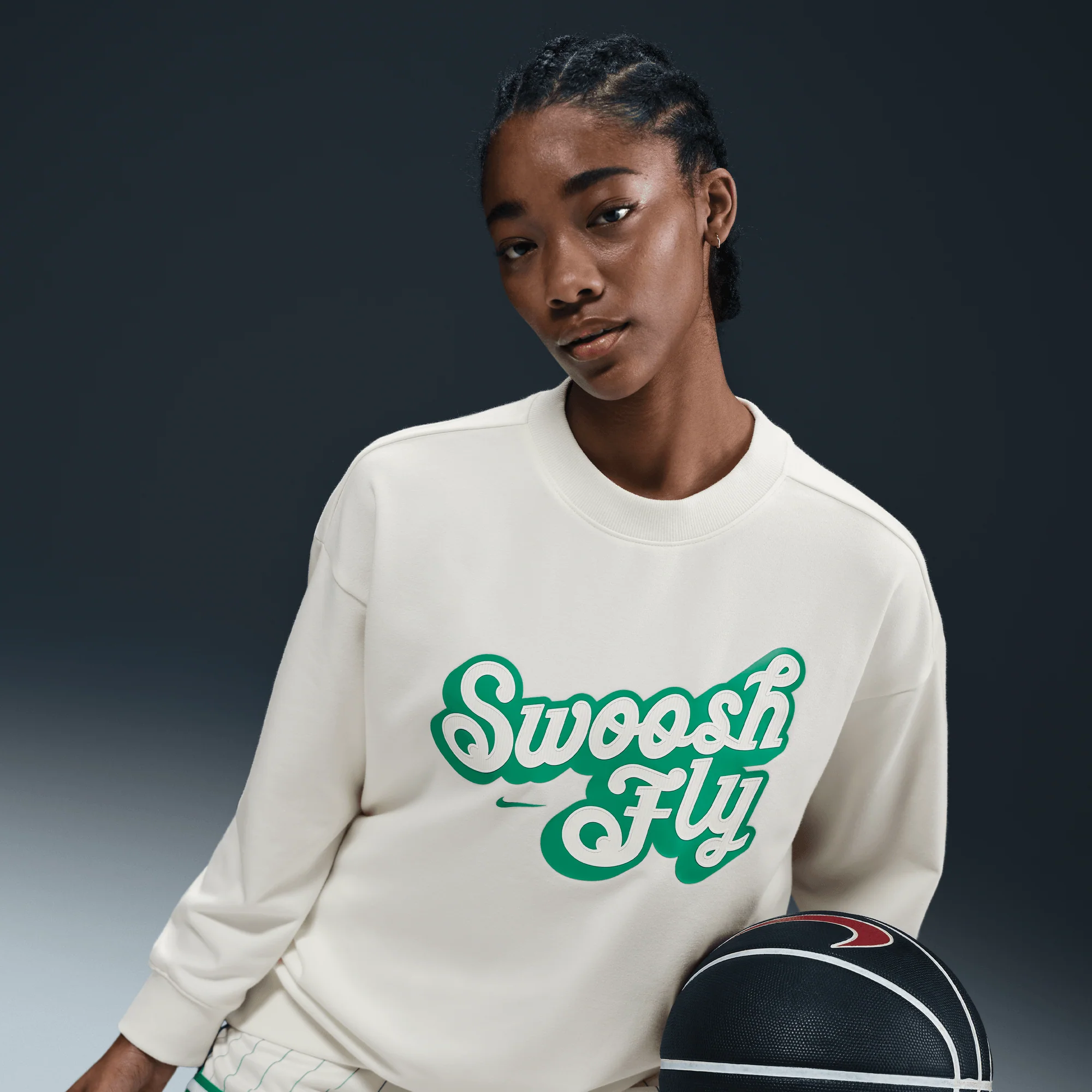 Nike Swoosh Fly Women's Dri-FIT Oversized French Terry Basketball Sweatshirt Sail/Stadium Green - Image 4