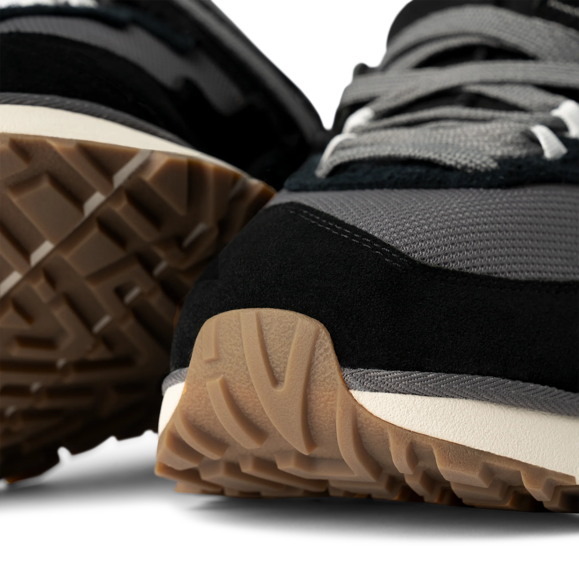 UGG RetroFi Low Black - Image 5