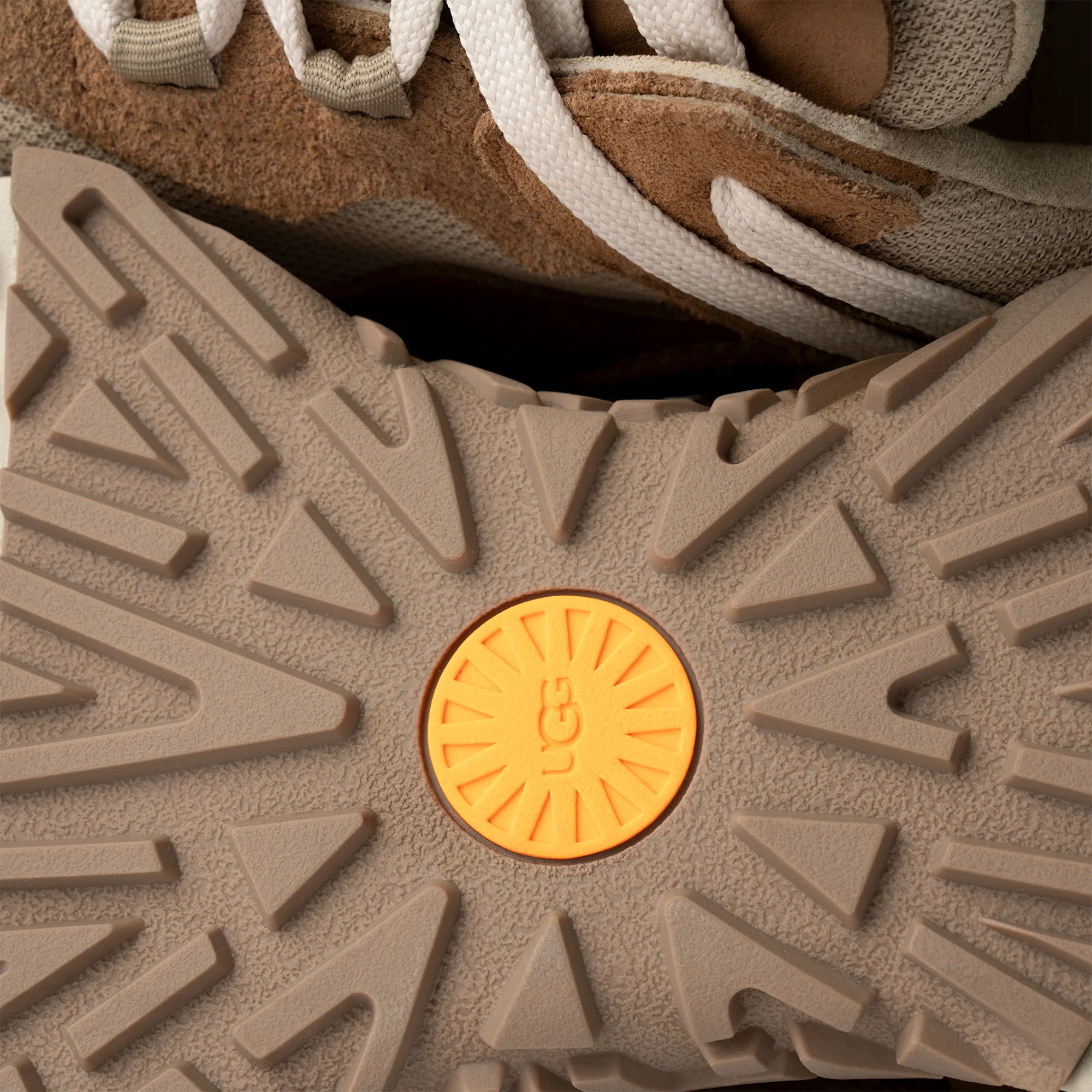 UGG RetroFi Low Chestnut - Image 5